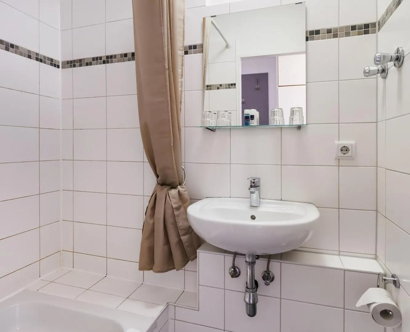 ***  ברלין Hotel Luetzow גרמניה